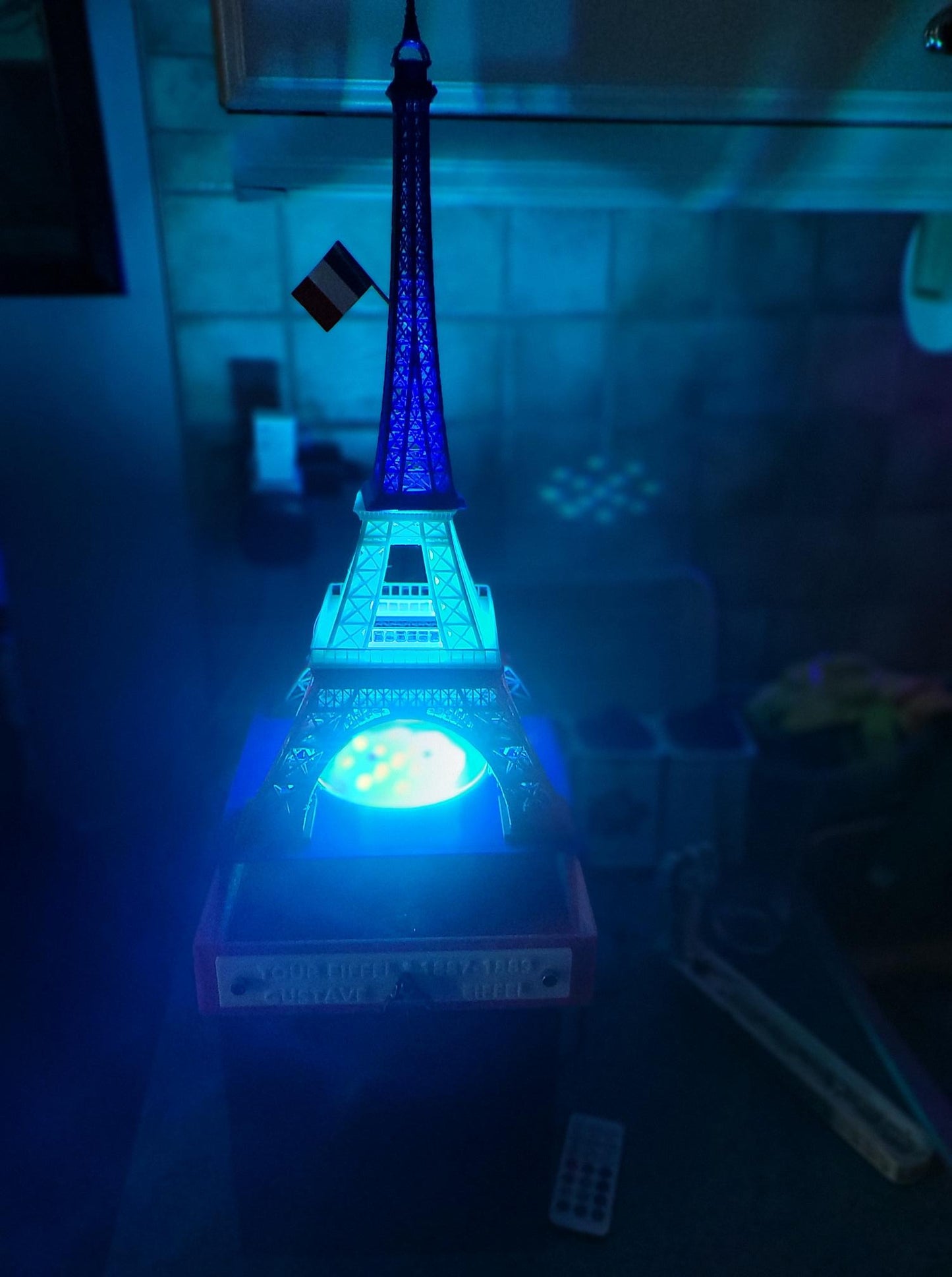 Eiffel Tower Pro Deluxe